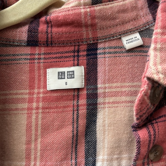 Uniqlo flannel button down - Picture 2 of 2